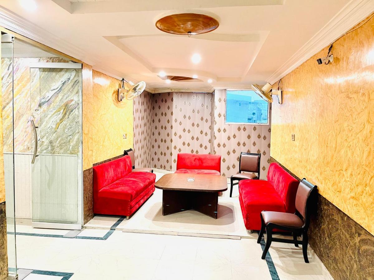 Hotel New Mid City Multan Buitenkant foto