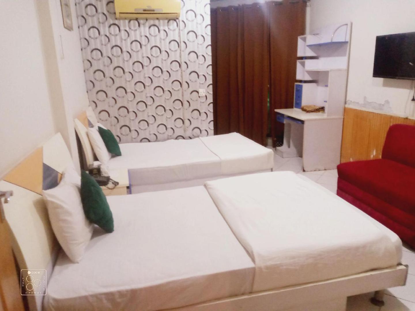 Hotel New Mid City Multan Buitenkant foto